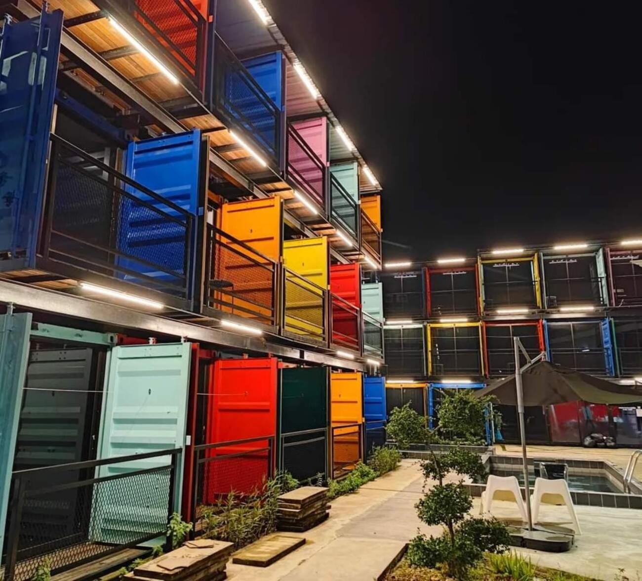 Boxinn The Kontena Home Semporna Buitenkant foto